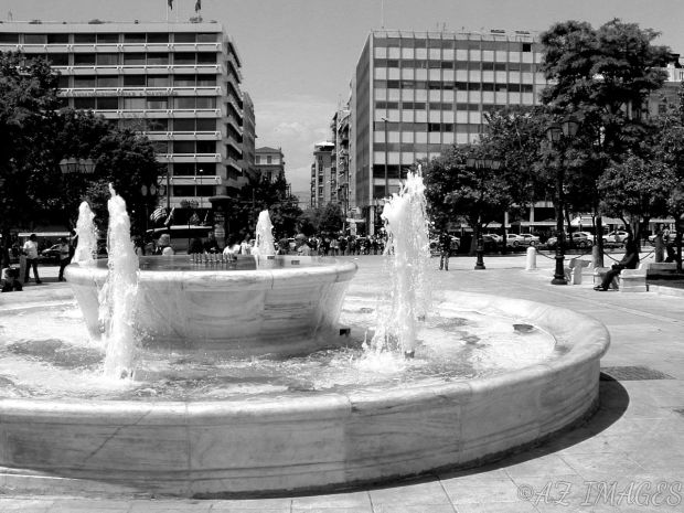 fountainbw.jpg